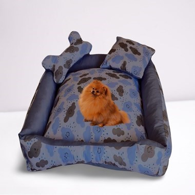 Cama Impermeável Média Quadrada para Pets – Azul Bebê Nuvem