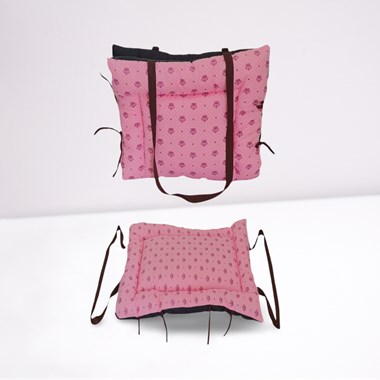 Colchonete e Bolsa 2 em 1 Impermeável para Pet Retangular Rosa Realeza (Transforma-se em Bolsa)