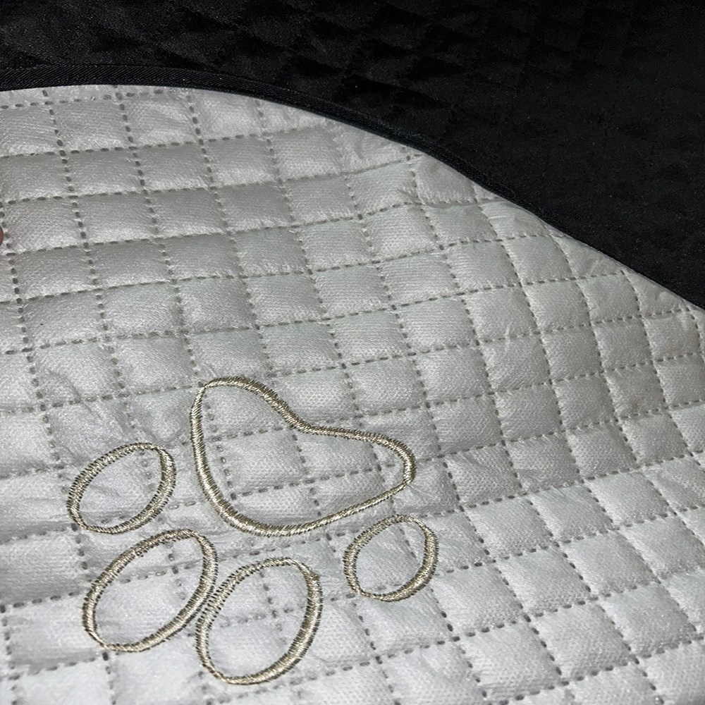 Cama Protetora Impermeável Compacto para Sofá – Avelã, Ideal para Pets