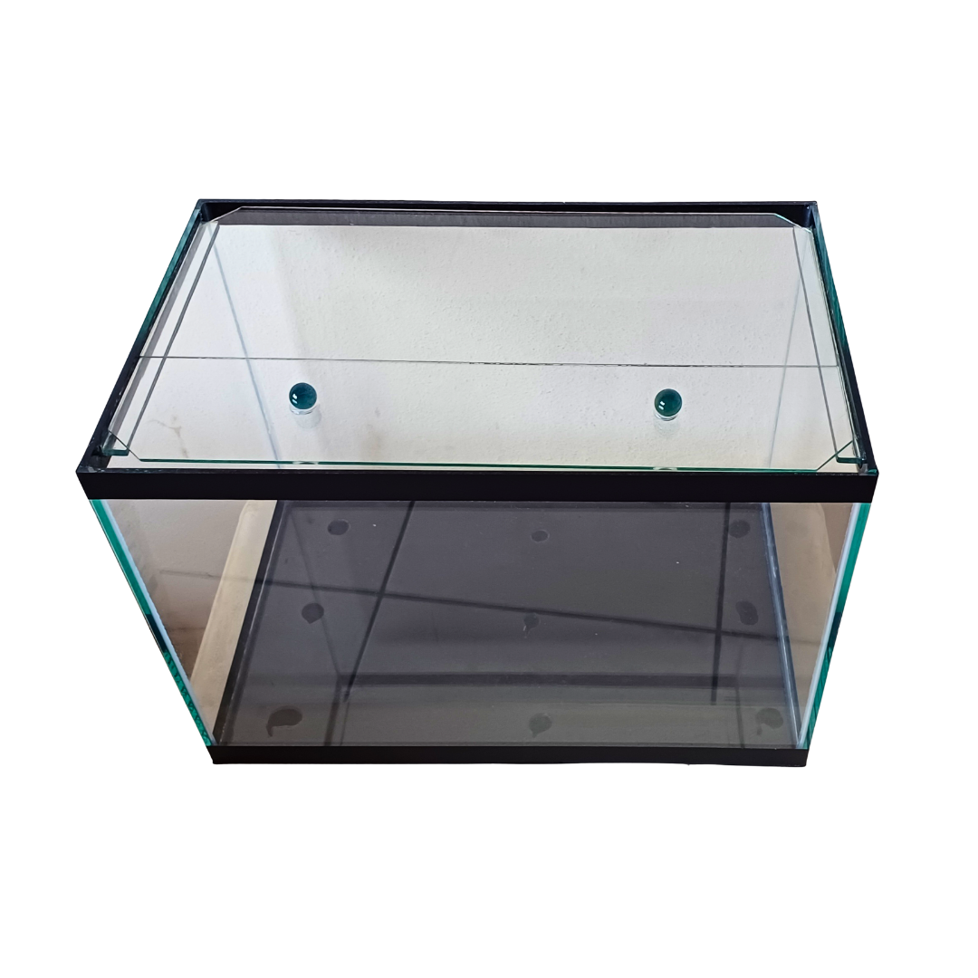 AQUÁRIO 50 X 30 X 35 CM - 50 L - VIDRO 5 MM ( SILICONE INCOLOR )